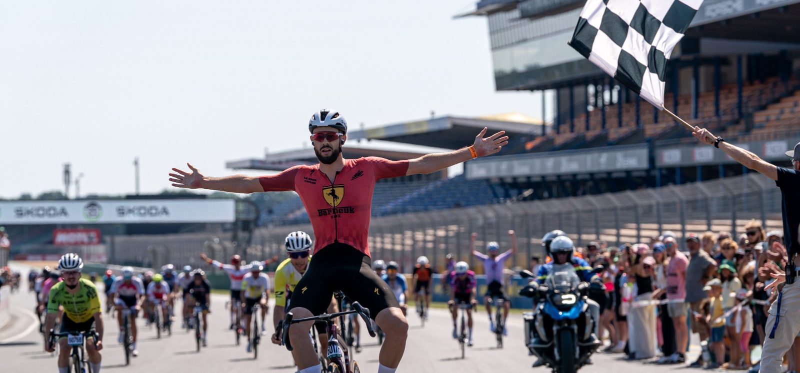 Škoda 24 Hours Cycling : « Barbeuk 1 Normandie Cycles » wins the sprint ! Škoda 24 Hours Cycling : « Barbeuk 1 Normandie Cycles » wins the sprint !